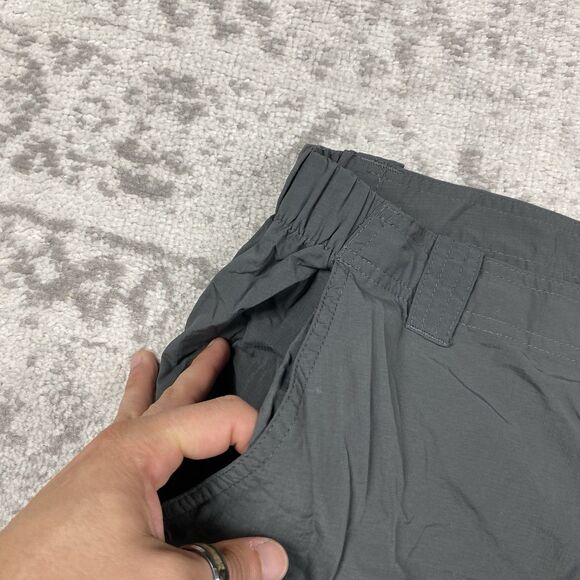 Columbia Omni Shade Cargo Shorts Mens Regular Fit Gray Outdoors Size 36W 10L - Picture 2 of 4